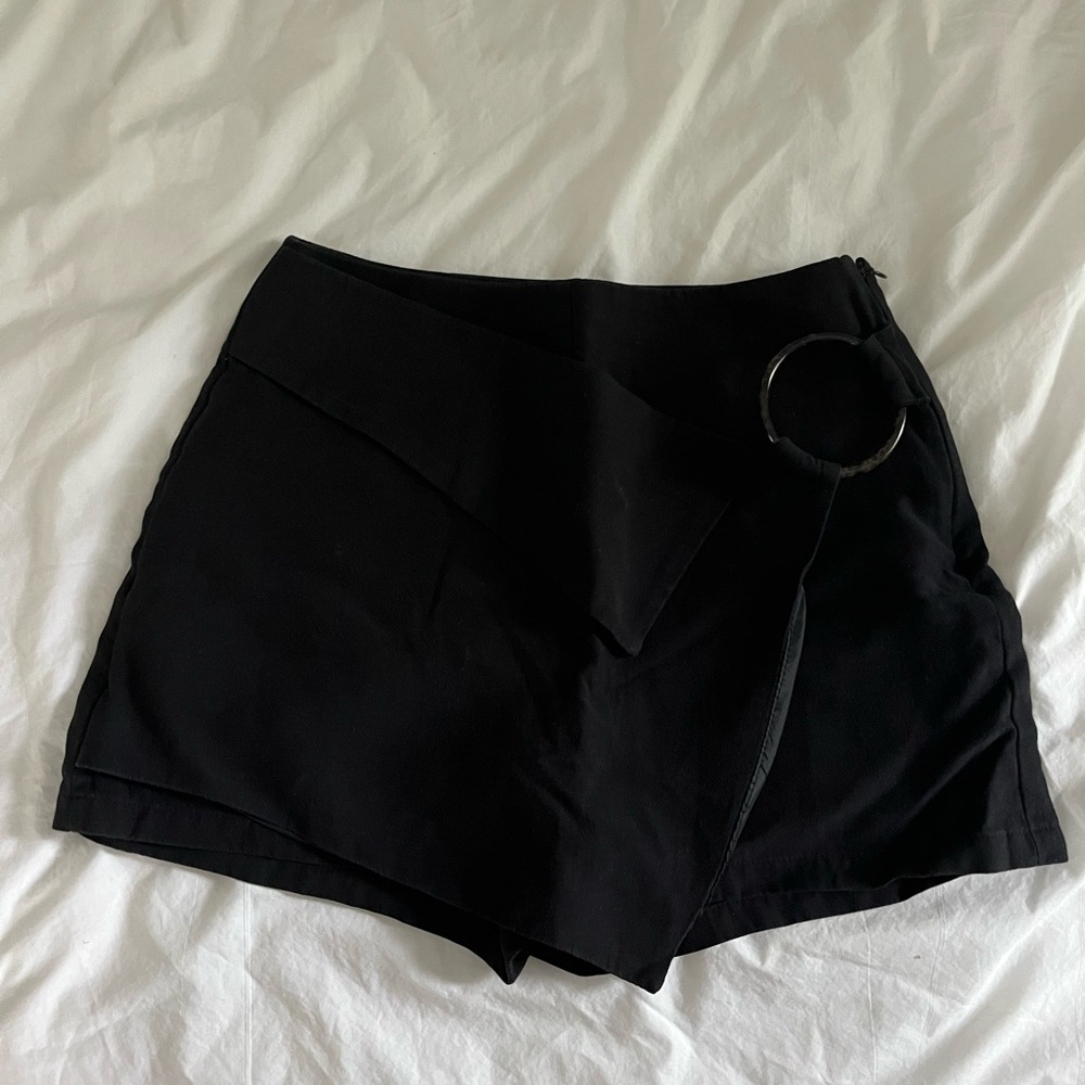 Zara skort with ring